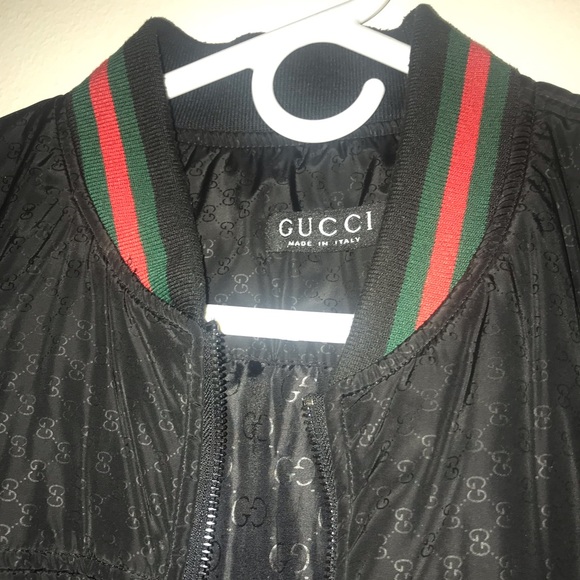 gucci jacket logo